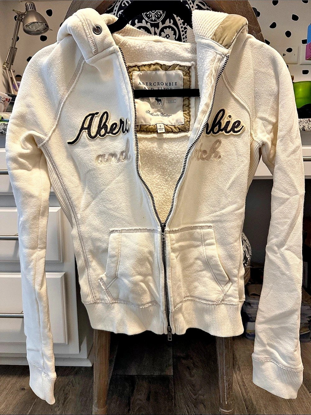 Abercrombie Zip Hoodie Cream Size Small